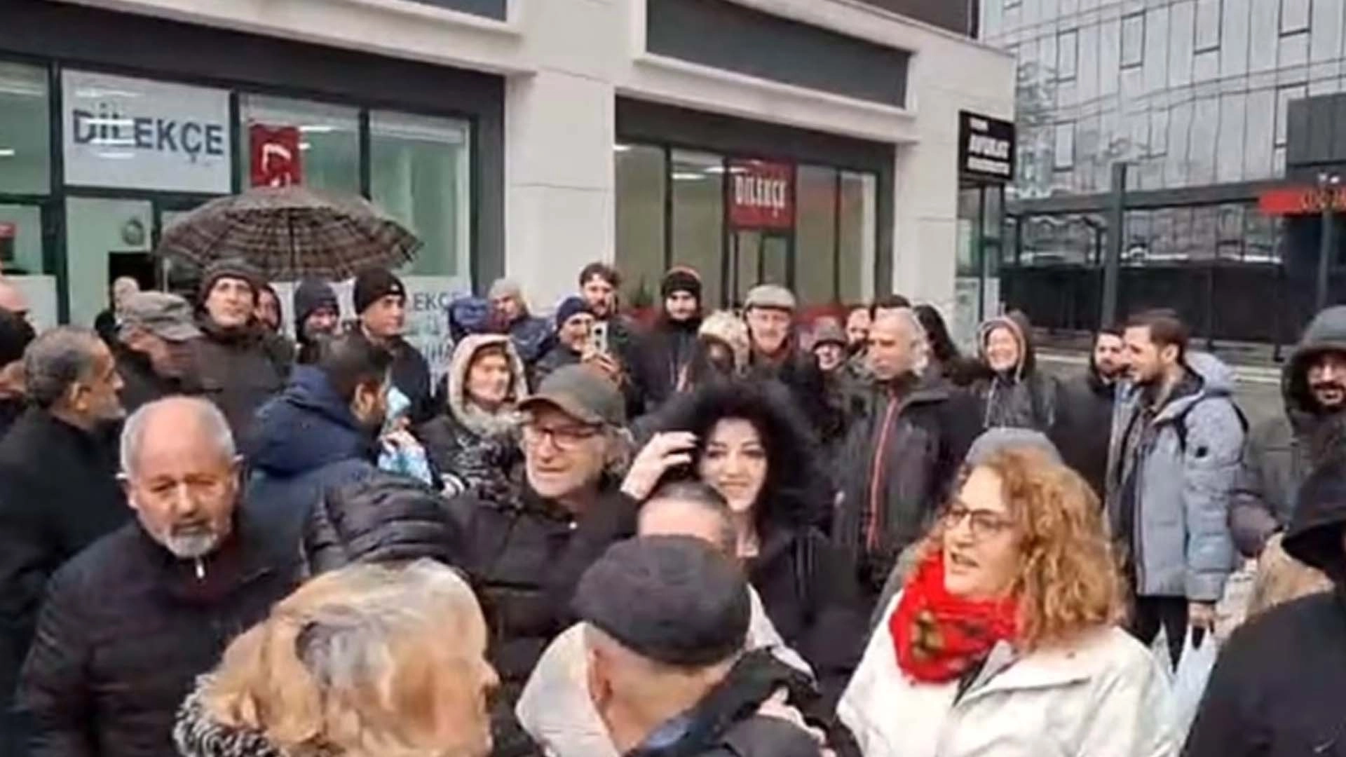 Laiklik talebiyle g&ouml;zaltına alınan SOL Parti &uuml;yelerine ev hapsi