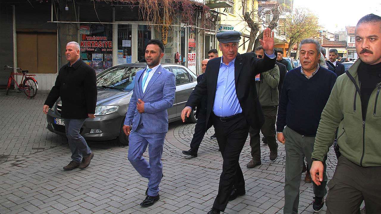 Muharrem İnce Kula’da esnaf ziyareti yaptı