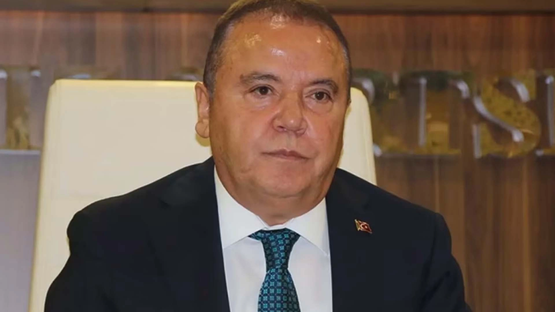 Muhittin B&ouml;cek 10&rsquo;uncu Kez Hastaneye Kaldırıldı: Sağlık Durumu Kritik