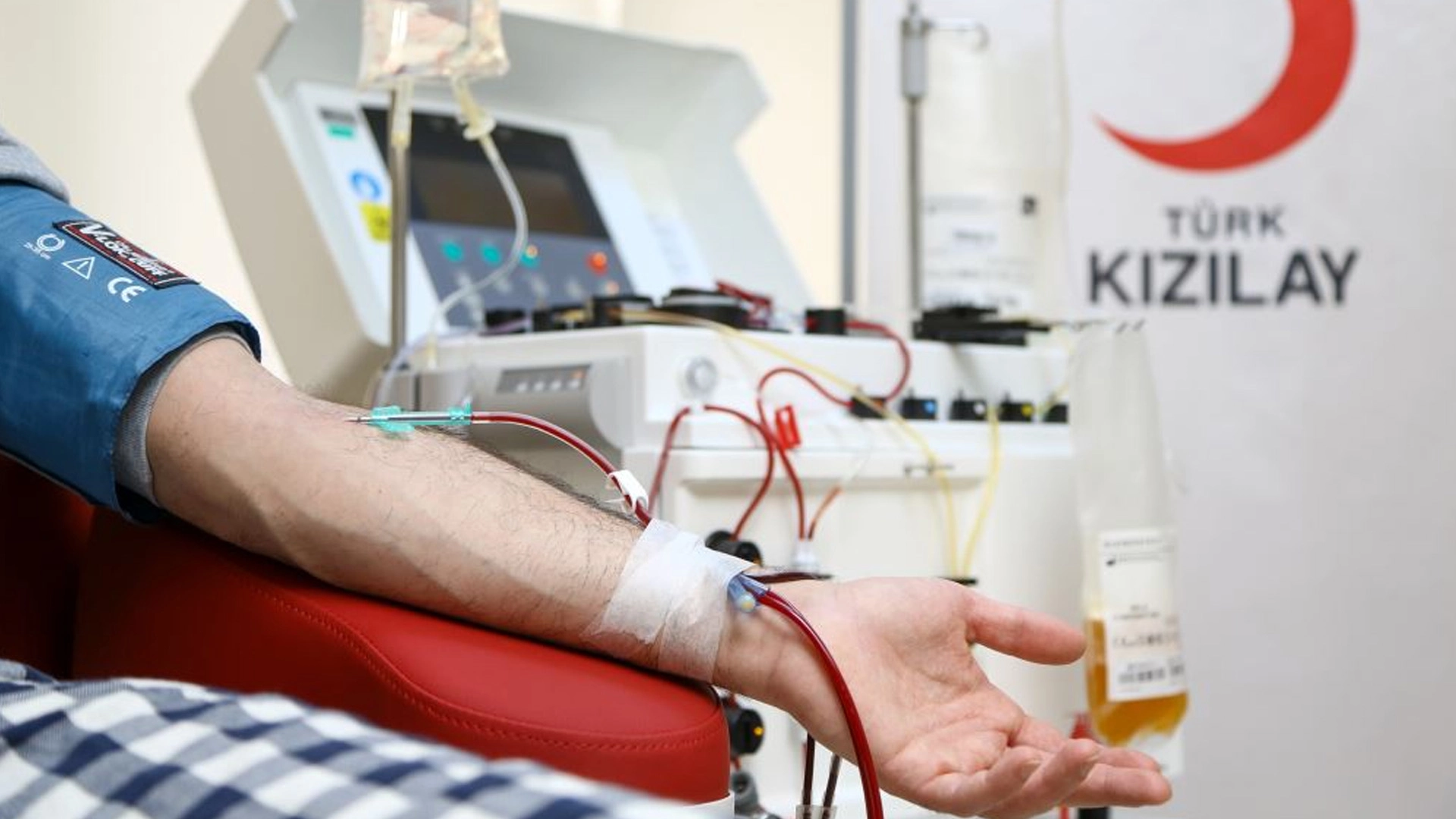 Stoklar azaldı, Kızılay vatandaşı göreve çağırdı