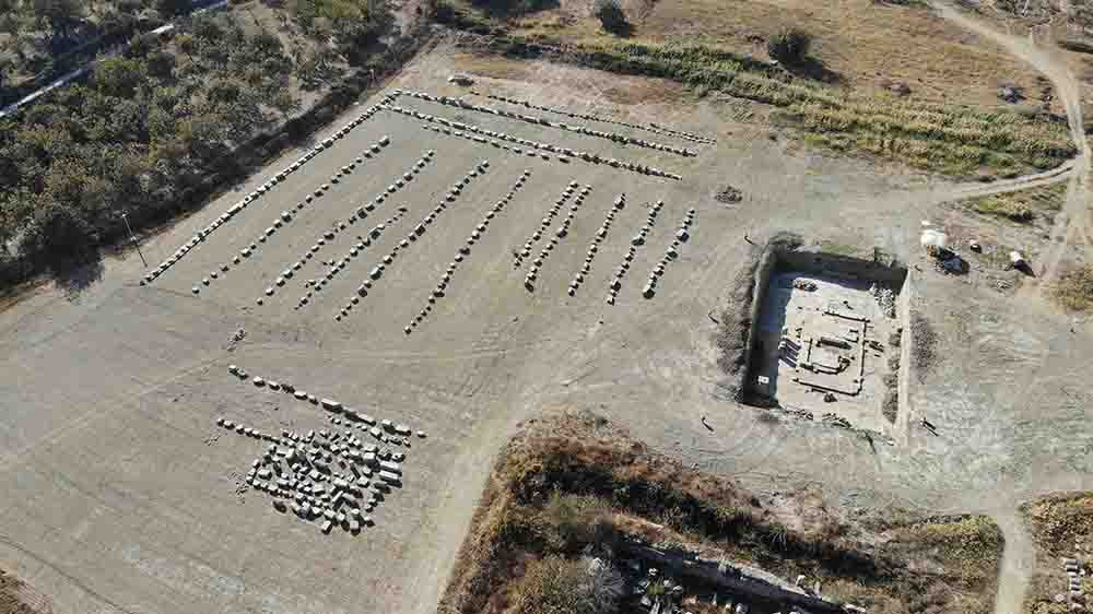 Magnesia Antik Kenti'nde 'Zeus Tapınağı' tamamıyla ortaya çıkarıldı