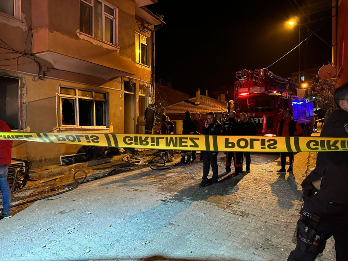 Kütahya'da tüpten sızan gaz bomba gibi patladı: 4 yaralı